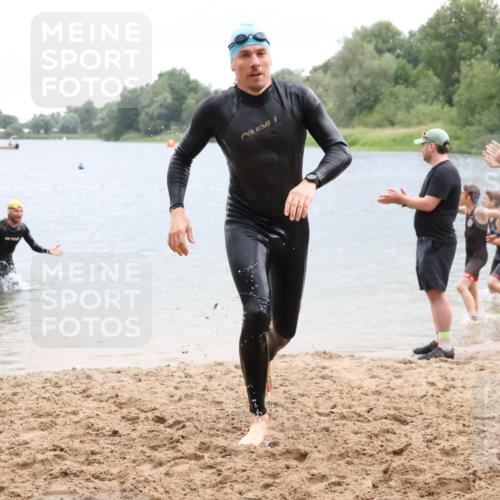 21.06.2025 - 27. Vierlanden-Triathlon Lena Gebhardt http://msf.ph/oto/8042362 15.06.2025 13:20:34 Schwimmen 1247, 1315 meine-sportfotos.de
