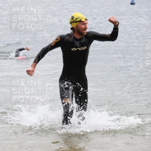 21.06.2025 - 27. Vierlanden-Triathlon Lena Gebhardt http://msf.ph/oto/8042368 15.06.2025 13:20:35 Schwimmen 1247, 1315 meine-sportfotos.de