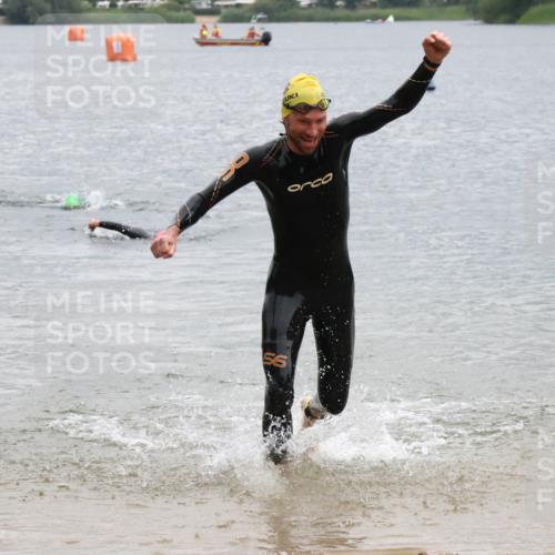 21.06.2025 - 27. Vierlanden-Triathlon Lena Gebhardt http://msf.ph/oto/8042376 15.06.2025 13:20:36 Schwimmen 1247, 1315 meine-sportfotos.de