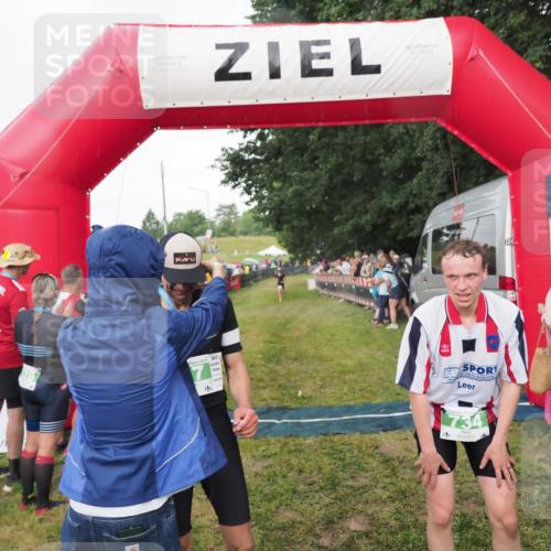 21.06.2025 - 27. Vierlanden-Triathlon MichiJ http://msf.ph/oto/8042379 15.06.2026 13:34:08 Ziel 47, 734, 857 meine-sportfotos.de