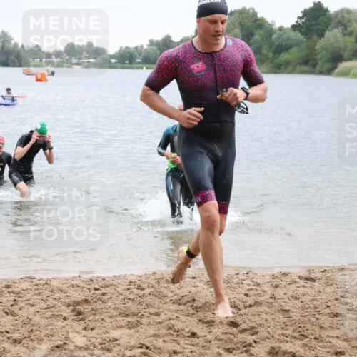 21.06.2025 - 27. Vierlanden-Triathlon Lena Gebhardt http://msf.ph/oto/8042433 15.06.2025 13:20:54 Schwimmen 1238, 1273, 1281, 1300, 1303, 1308 meine-sportfotos.de