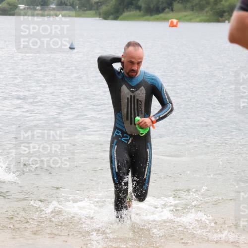 21.06.2025 - 27. Vierlanden-Triathlon Lena Gebhardt http://msf.ph/oto/8042437 15.06.2025 13:20:54 Schwimmen 1238, 1273, 1281, 1300, 1303, 1308 meine-sportfotos.de