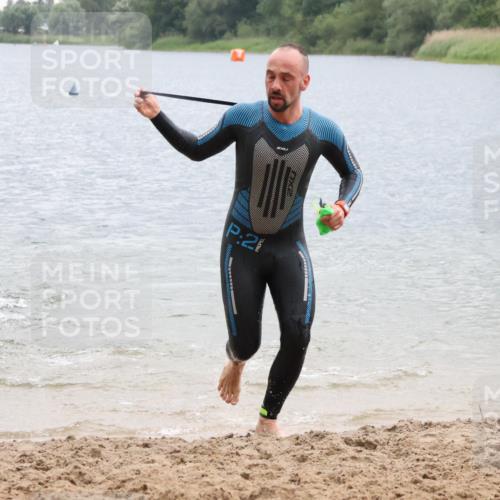 21.06.2025 - 27. Vierlanden-Triathlon Lena Gebhardt http://msf.ph/oto/8042439 15.06.2025 13:20:55 Schwimmen 1238, 1273, 1281, 1300, 1303, 1308 meine-sportfotos.de