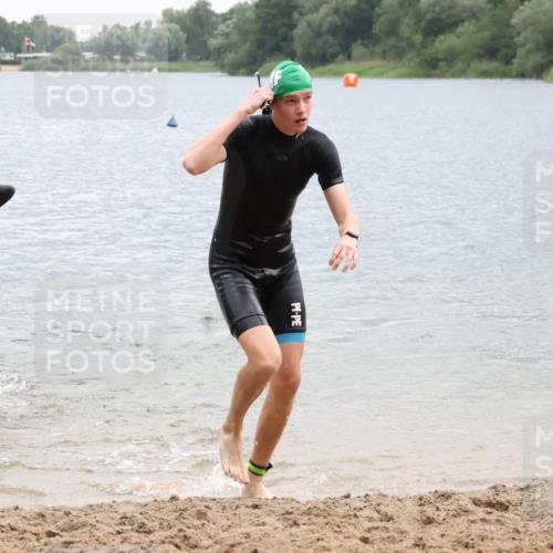 21.06.2025 - 27. Vierlanden-Triathlon Lena Gebhardt http://msf.ph/oto/8042452 15.06.2025 13:20:58 Schwimmen 1238, 1265, 1272, 1273, 1281, 1300, 1303, 1308 meine-sportfotos.de