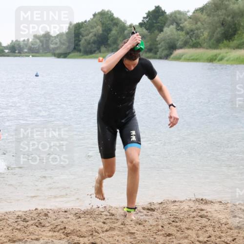 21.06.2025 - 27. Vierlanden-Triathlon Lena Gebhardt http://msf.ph/oto/8042456 15.06.2025 13:20:58 Schwimmen 1238, 1265, 1272, 1273, 1281, 1300, 1303, 1308 meine-sportfotos.de