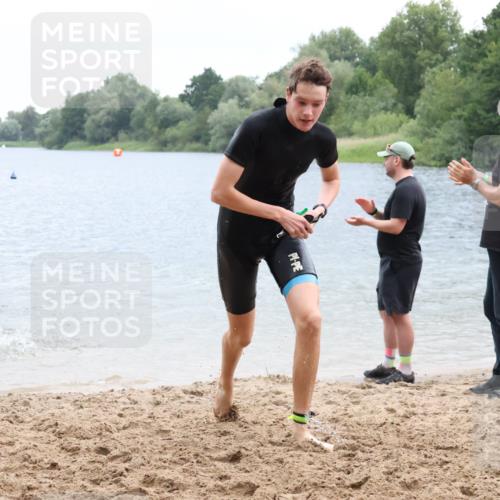 21.06.2025 - 27. Vierlanden-Triathlon Lena Gebhardt http://msf.ph/oto/8042458 15.06.2025 13:20:59 Schwimmen 1238, 1265, 1272, 1273, 1281, 1300, 1303, 1308 meine-sportfotos.de