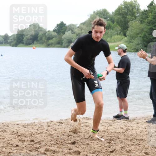 21.06.2025 - 27. Vierlanden-Triathlon Lena Gebhardt http://msf.ph/oto/8042459 15.06.2025 13:20:59 Schwimmen 1238, 1265, 1272, 1273, 1281, 1300, 1303, 1308 meine-sportfotos.de