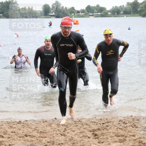 21.06.2025 - 27. Vierlanden-Triathlon Lena Gebhardt http://msf.ph/oto/8042463 15.06.2025 13:21:00 Schwimmen 1238, 1265, 1272, 1273, 1300, 1303, 1308 meine-sportfotos.de