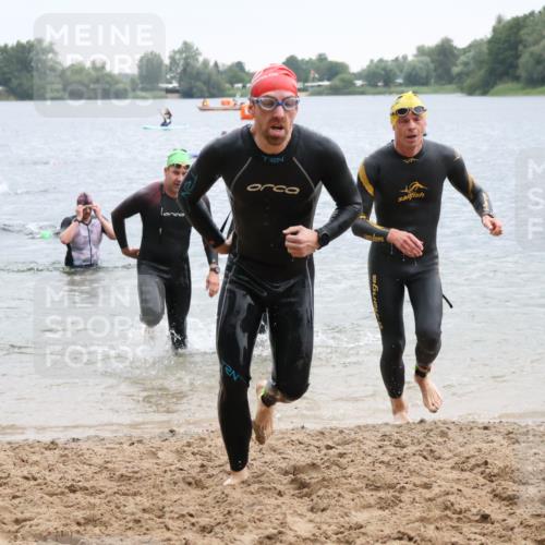 21.06.2025 - 27. Vierlanden-Triathlon Lena Gebhardt http://msf.ph/oto/8042467 15.06.2025 13:21:01 Schwimmen 1238, 1265, 1272, 1273, 1299, 1300, 1303, 1308 meine-sportfotos.de
