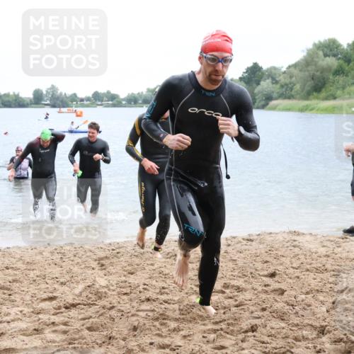 21.06.2025 - 27. Vierlanden-Triathlon Lena Gebhardt http://msf.ph/oto/8042469 15.06.2025 13:21:02 Schwimmen 1238, 1265, 1272, 1273, 1299, 1300, 1303, 1308 meine-sportfotos.de