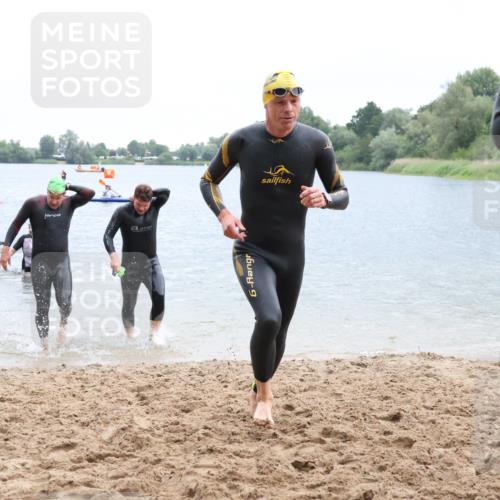 21.06.2025 - 27. Vierlanden-Triathlon Lena Gebhardt http://msf.ph/oto/8042472 15.06.2025 13:21:03 Schwimmen 1238, 1265, 1272, 1273, 1299, 1300, 1303, 1308 meine-sportfotos.de