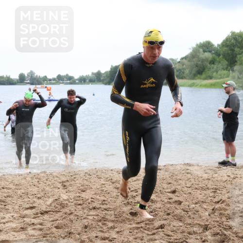 21.06.2025 - 27. Vierlanden-Triathlon Lena Gebhardt http://msf.ph/oto/8042476 15.06.2025 13:21:03 Schwimmen 1238, 1265, 1272, 1273, 1299, 1300, 1303, 1308 meine-sportfotos.de