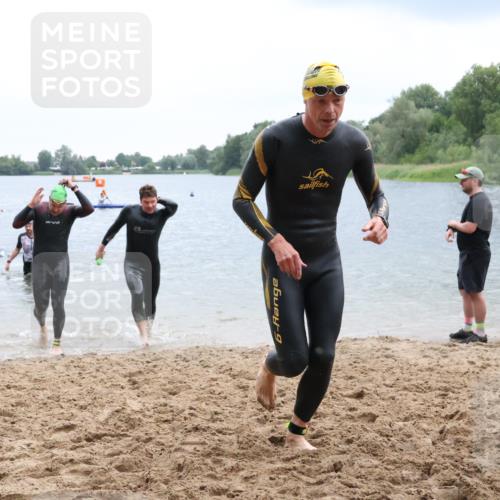 21.06.2025 - 27. Vierlanden-Triathlon Lena Gebhardt http://msf.ph/oto/8042478 15.06.2025 13:21:03 Schwimmen 1238, 1265, 1272, 1273, 1299, 1300, 1303, 1308 meine-sportfotos.de
