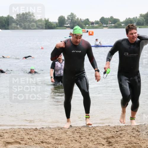 21.06.2025 - 27. Vierlanden-Triathlon Lena Gebhardt http://msf.ph/oto/8042480 15.06.2025 13:21:04 Schwimmen 1238, 1265, 1272, 1273, 1299, 1303, 1308 meine-sportfotos.de