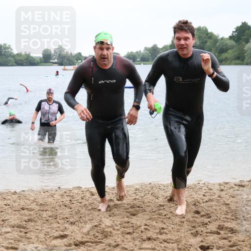 21.06.2025 - 27. Vierlanden-Triathlon Lena Gebhardt http://msf.ph/oto/8042487 15.06.2025 13:21:06 Schwimmen 1265, 1272, 1273, 1299, 1303, 1308 meine-sportfotos.de