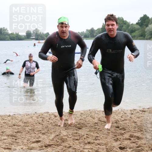 21.06.2025 - 27. Vierlanden-Triathlon Lena Gebhardt http://msf.ph/oto/8042489 15.06.2025 13:21:06 Schwimmen 1265, 1272, 1273, 1299, 1303, 1308 meine-sportfotos.de