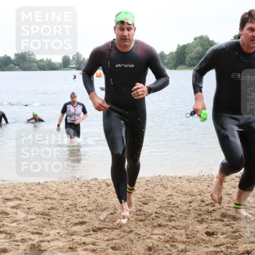 21.06.2025 - 27. Vierlanden-Triathlon Lena Gebhardt http://msf.ph/oto/8042493 15.06.2025 13:21:06 Schwimmen 1265, 1272, 1273, 1299, 1303, 1308 meine-sportfotos.de