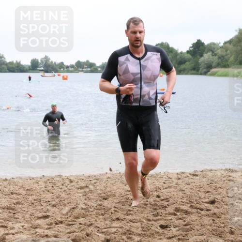 21.06.2025 - 27. Vierlanden-Triathlon Lena Gebhardt http://msf.ph/oto/8042504 15.06.2025 13:21:11 Schwimmen 1233, 1265, 1272, 1273, 1295, 1299, 1303 meine-sportfotos.de