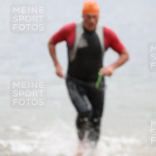 21.06.2025 - 27. Vierlanden-Triathlon Lena Gebhardt http://msf.ph/oto/8042588 15.06.2025 13:21:46 Schwimmen 1244, 1252, 1255, 1298, 1313 meine-sportfotos.de