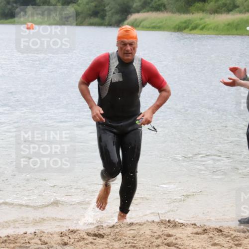 21.06.2025 - 27. Vierlanden-Triathlon Lena Gebhardt http://msf.ph/oto/8042591 15.06.2025 13:21:47 Schwimmen 1244, 1252, 1255, 1270, 1291, 1298, 1313 meine-sportfotos.de