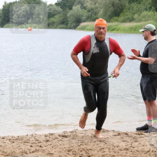 21.06.2025 - 27. Vierlanden-Triathlon Lena Gebhardt http://msf.ph/oto/8042595 15.06.2025 13:21:47 Schwimmen 1244, 1252, 1255, 1270, 1291, 1298, 1313 meine-sportfotos.de