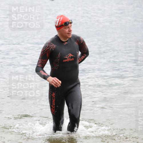 21.06.2025 - 27. Vierlanden-Triathlon Lena Gebhardt http://msf.ph/oto/8042597 15.06.2025 13:21:48 Schwimmen 1244, 1252, 1255, 1270, 1291, 1298, 1313 meine-sportfotos.de