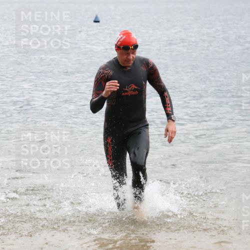 21.06.2025 - 27. Vierlanden-Triathlon Lena Gebhardt http://msf.ph/oto/8042603 15.06.2025 13:21:49 Schwimmen 1244, 1252, 1255, 1270, 1291, 1298, 1313 meine-sportfotos.de