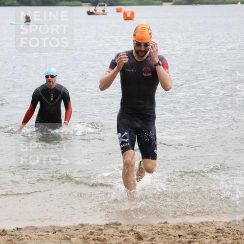 21.06.2025 - 27. Vierlanden-Triathlon Lena Gebhardt http://msf.ph/oto/8042605 15.06.2025 13:21:50 Schwimmen 1244, 1252, 1255, 1270, 1291, 1298, 1313 meine-sportfotos.de