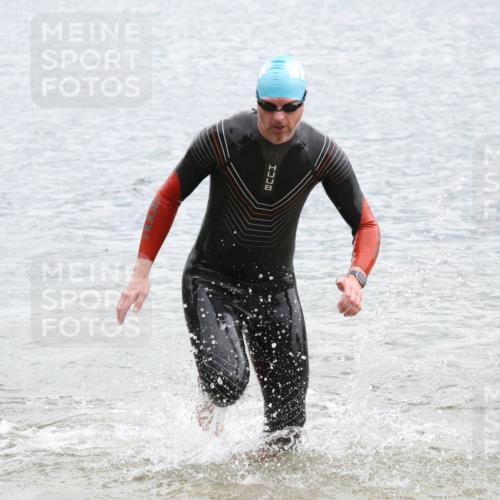 21.06.2025 - 27. Vierlanden-Triathlon Lena Gebhardt http://msf.ph/oto/8042616 15.06.2025 13:21:53 Schwimmen 1244, 1252, 1255, 1258, 1270, 1271, 1276, 1291, 1294, 1298, 1313 meine-sportfotos.de