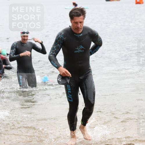 21.06.2025 - 27. Vierlanden-Triathlon Lena Gebhardt http://msf.ph/oto/8042627 15.06.2025 13:21:55 Schwimmen 1231, 1236, 1244, 1252, 1255, 1258, 1270, 1271, 1276, 1291, 1294, 1298, 1313 meine-sportfotos.de