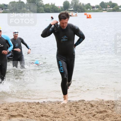 21.06.2025 - 27. Vierlanden-Triathlon Lena Gebhardt http://msf.ph/oto/8042631 15.06.2025 13:21:55 Schwimmen 1231, 1236, 1244, 1252, 1255, 1258, 1270, 1271, 1276, 1291, 1294, 1298, 1313 meine-sportfotos.de