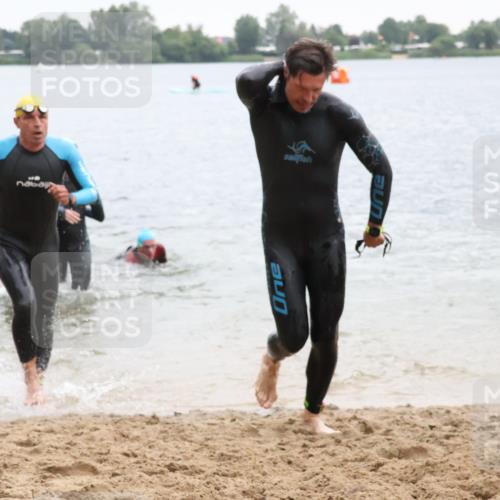 21.06.2025 - 27. Vierlanden-Triathlon Lena Gebhardt http://msf.ph/oto/8042636 15.06.2025 13:21:56 Schwimmen 1231, 1236, 1244, 1251, 1252, 1255, 1258, 1263, 1270, 1271, 1276, 1291, 1294, 1313 meine-sportfotos.de