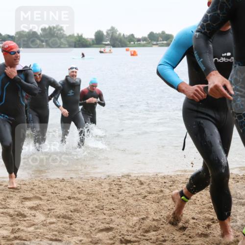 21.06.2025 - 27. Vierlanden-Triathlon Lena Gebhardt http://msf.ph/oto/8042645 15.06.2025 13:21:58 Schwimmen 1231, 1236, 1244, 1251, 1252, 1255, 1258, 1263, 1270, 1271, 1276, 1291, 1294, 1313 meine-sportfotos.de