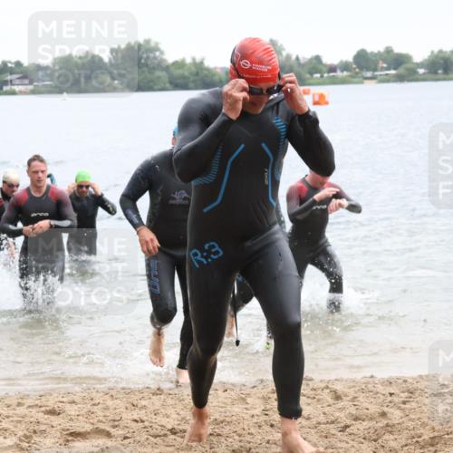 21.06.2025 - 27. Vierlanden-Triathlon Lena Gebhardt http://msf.ph/oto/8042652 15.06.2025 13:22:00 Schwimmen 1231, 1236, 1244, 1251, 1255, 1258, 1263, 1270, 1271, 1276, 1291, 1294, 1313 meine-sportfotos.de
