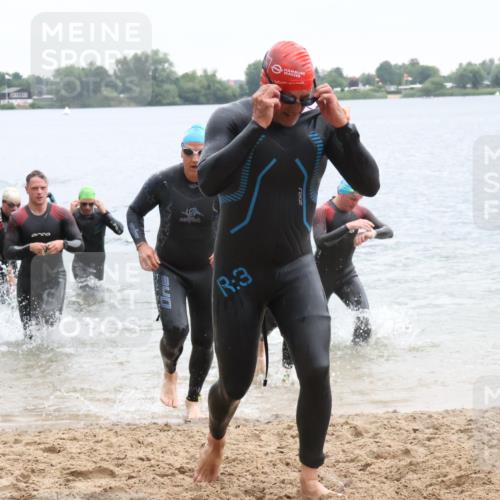 21.06.2025 - 27. Vierlanden-Triathlon Lena Gebhardt http://msf.ph/oto/8042654 15.06.2025 13:22:00 Schwimmen 1231, 1236, 1244, 1251, 1255, 1258, 1263, 1270, 1271, 1276, 1291, 1294, 1313 meine-sportfotos.de