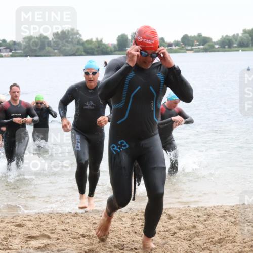 21.06.2025 - 27. Vierlanden-Triathlon Lena Gebhardt http://msf.ph/oto/8042656 15.06.2025 13:22:00 Schwimmen 1231, 1236, 1244, 1251, 1255, 1258, 1263, 1270, 1271, 1276, 1291, 1294, 1313 meine-sportfotos.de