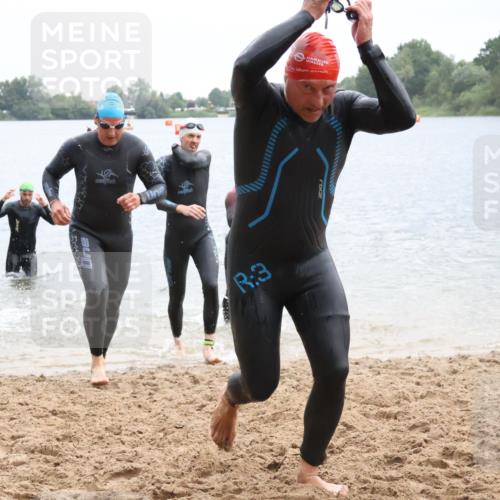 21.06.2025 - 27. Vierlanden-Triathlon Lena Gebhardt http://msf.ph/oto/8042661 15.06.2025 13:22:00 Schwimmen 1231, 1236, 1244, 1251, 1255, 1258, 1263, 1270, 1271, 1276, 1291, 1294, 1313 meine-sportfotos.de