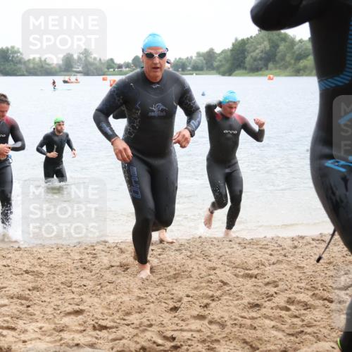 21.06.2025 - 27. Vierlanden-Triathlon Lena Gebhardt http://msf.ph/oto/8042671 15.06.2025 13:22:01 Schwimmen 1231, 1236, 1244, 1251, 1255, 1258, 1263, 1270, 1271, 1276, 1291, 1294, 1313 meine-sportfotos.de