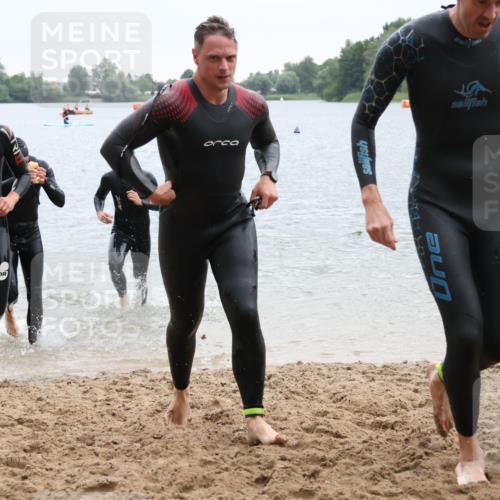 21.06.2025 - 27. Vierlanden-Triathlon Lena Gebhardt http://msf.ph/oto/8042688 15.06.2025 13:22:03 Schwimmen 1231, 1236, 1251, 1258, 1263, 1270, 1271, 1274, 1276, 1291, 1294, 1313 meine-sportfotos.de