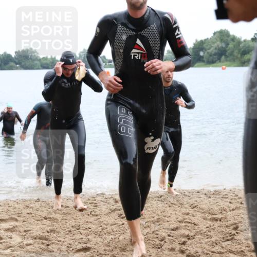 21.06.2025 - 27. Vierlanden-Triathlon Lena Gebhardt http://msf.ph/oto/8042707 15.06.2025 13:22:05 Schwimmen 1231, 1236, 1239, 1251, 1258, 1263, 1270, 1271, 1274, 1275, 1276, 1291, 1294, 1313 meine-sportfotos.de