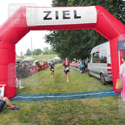 21.06.2025 - 27. Vierlanden-Triathlon MichiJ http://msf.ph/oto/8042708 15.06.2026 13:37:00 Ziel 212, 921, 1090, 1091, 1092 meine-sportfotos.de