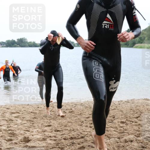 21.06.2025 - 27. Vierlanden-Triathlon Lena Gebhardt http://msf.ph/oto/8042712 15.06.2025 13:22:06 Schwimmen 1231, 1236, 1239, 1251, 1258, 1263, 1270, 1271, 1274, 1275, 1276, 1291, 1294, 1313 meine-sportfotos.de