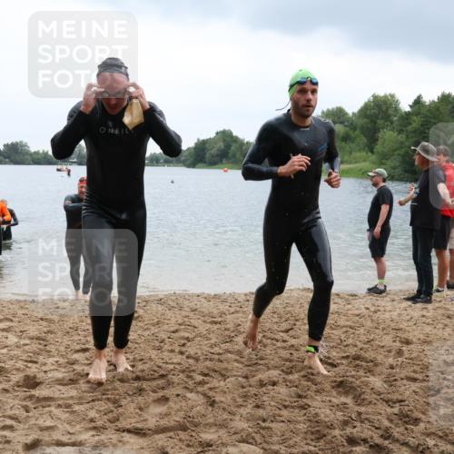 21.06.2025 - 27. Vierlanden-Triathlon Lena Gebhardt http://msf.ph/oto/8042716 15.06.2025 13:22:07 Schwimmen 1231, 1236, 1239, 1251, 1258, 1263, 1270, 1271, 1274, 1275, 1276, 1291, 1294 meine-sportfotos.de
