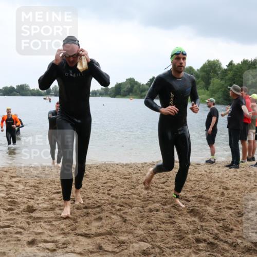 21.06.2025 - 27. Vierlanden-Triathlon Lena Gebhardt http://msf.ph/oto/8042718 15.06.2025 13:22:07 Schwimmen 1231, 1236, 1239, 1251, 1258, 1263, 1270, 1271, 1274, 1275, 1276, 1291, 1294 meine-sportfotos.de