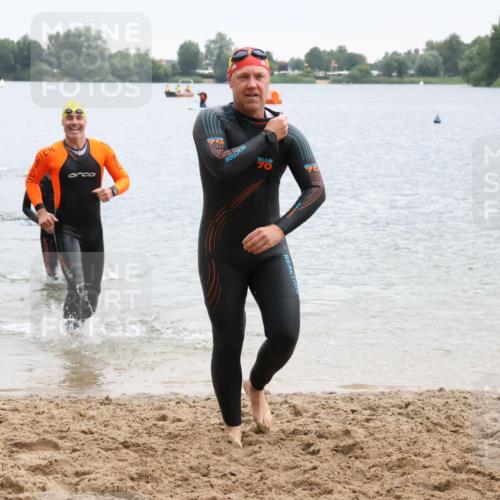 21.06.2025 - 27. Vierlanden-Triathlon Lena Gebhardt http://msf.ph/oto/8042727 15.06.2025 13:22:09 Schwimmen 1231, 1236, 1239, 1251, 1258, 1263, 1271, 1274, 1275, 1276, 1294 meine-sportfotos.de