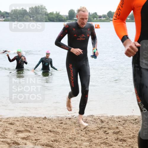 21.06.2025 - 27. Vierlanden-Triathlon Lena Gebhardt http://msf.ph/oto/8042748 15.06.2025 13:22:14 Schwimmen 1231, 1236, 1239, 1246, 1251, 1263, 1274, 1275, 1302 meine-sportfotos.de