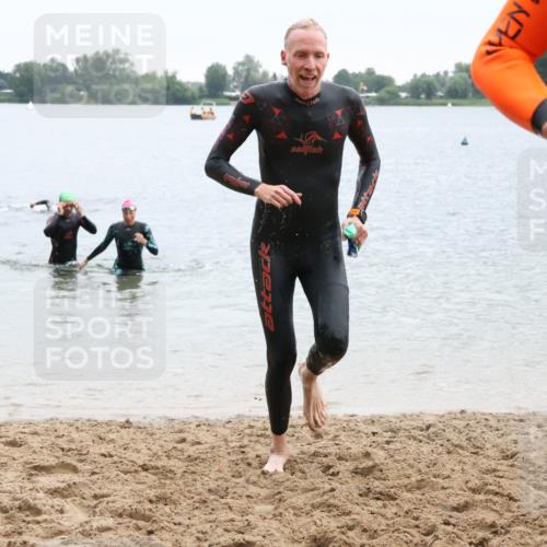 21.06.2025 - 27. Vierlanden-Triathlon Lena Gebhardt http://msf.ph/oto/8042752 15.06.2025 13:22:14 Schwimmen 1231, 1236, 1239, 1246, 1251, 1263, 1274, 1275, 1302 meine-sportfotos.de