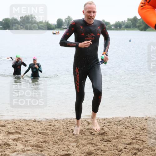 21.06.2025 - 27. Vierlanden-Triathlon Lena Gebhardt http://msf.ph/oto/8042754 15.06.2025 13:22:14 Schwimmen 1231, 1236, 1239, 1246, 1251, 1263, 1274, 1275, 1302 meine-sportfotos.de