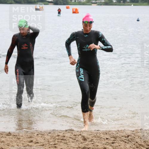 21.06.2025 - 27. Vierlanden-Triathlon Lena Gebhardt http://msf.ph/oto/8042760 15.06.2025 13:22:21 Schwimmen 1232, 1239, 1246, 1274, 1275, 1302, 1316 meine-sportfotos.de
