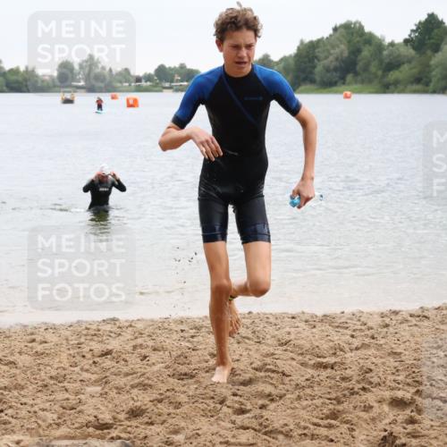 21.06.2025 - 27. Vierlanden-Triathlon Lena Gebhardt http://msf.ph/oto/8042795 15.06.2025 13:22:28 Schwimmen 1232, 1246, 1259, 1289, 1302, 1314, 1316 meine-sportfotos.de